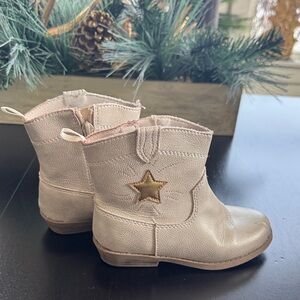 Old Navy Kids Tan Boots with Gold Star